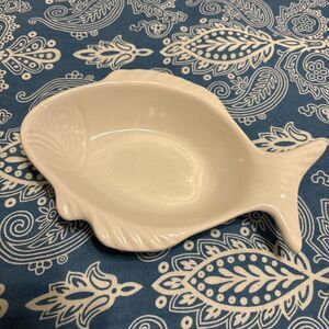 California Pottery 874 White 8” Fish Side Serving Baking Dish Nautical Coastal